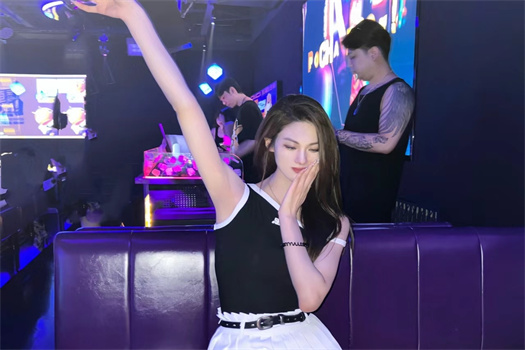 广州大圈ww女孩招聘国际KTV大量招聘！日结16.18.20.22图片